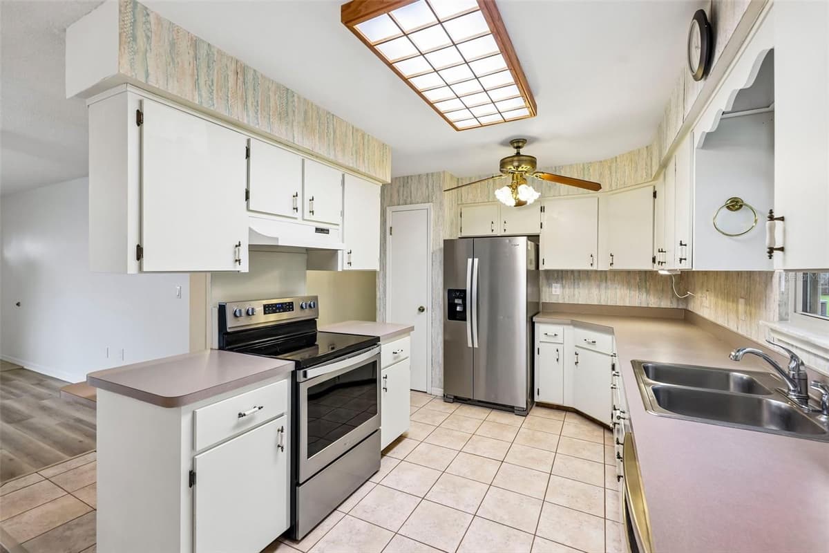 70 STONE HAVEN COURT — photo 16 of 45