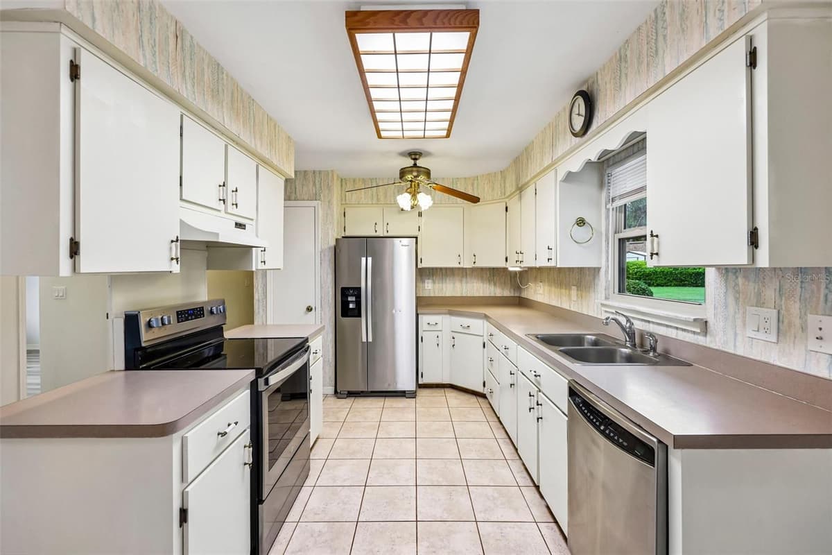 70 STONE HAVEN COURT — photo 15 of 45