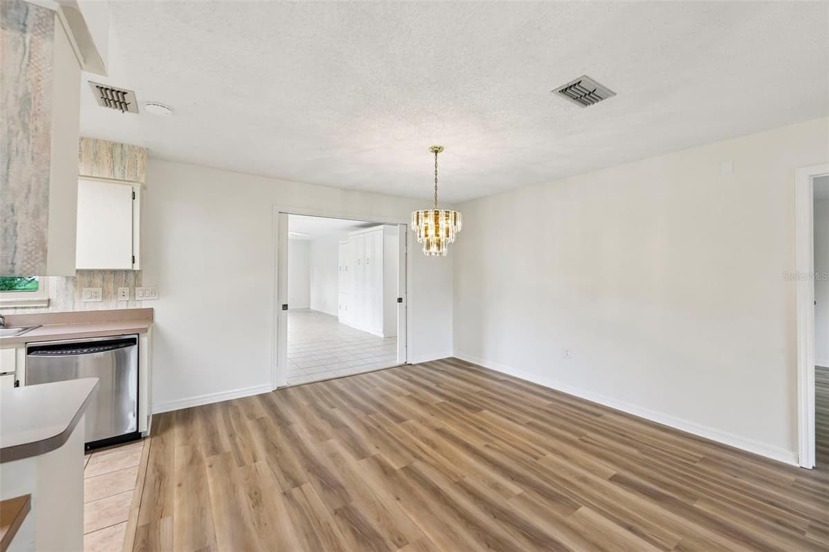 70 STONE HAVEN COURT — photo 13 of 45