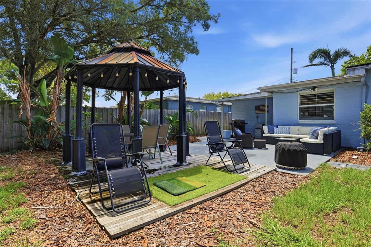 2901 PINE STREET — photo 34 of 37
