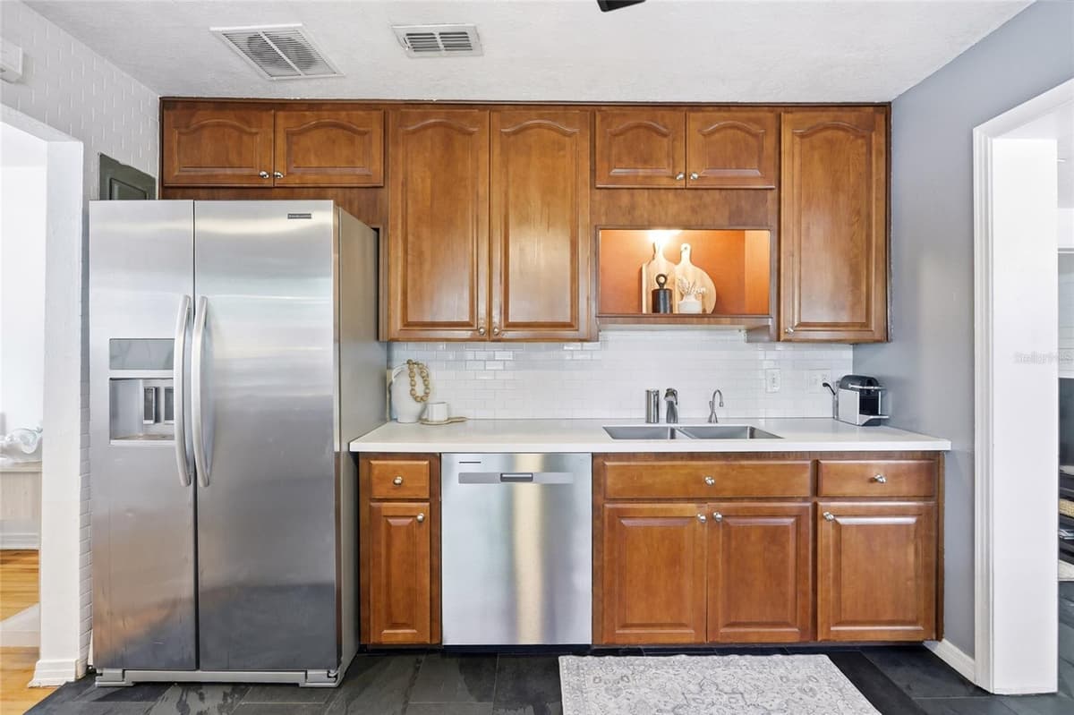 2901 PINE STREET — photo 10 of 37