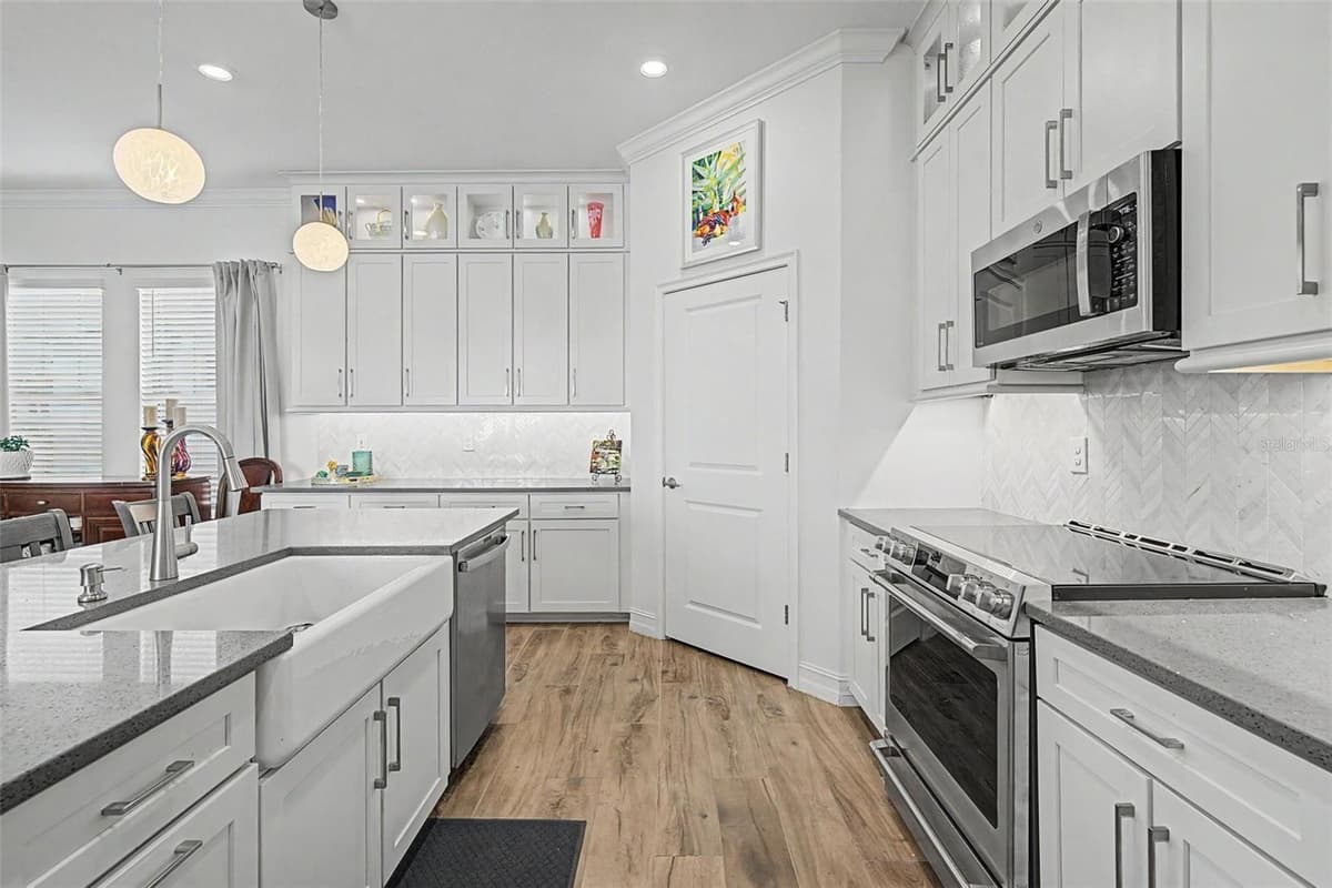 5351 BRIDGE STREET — photo 17 of 73