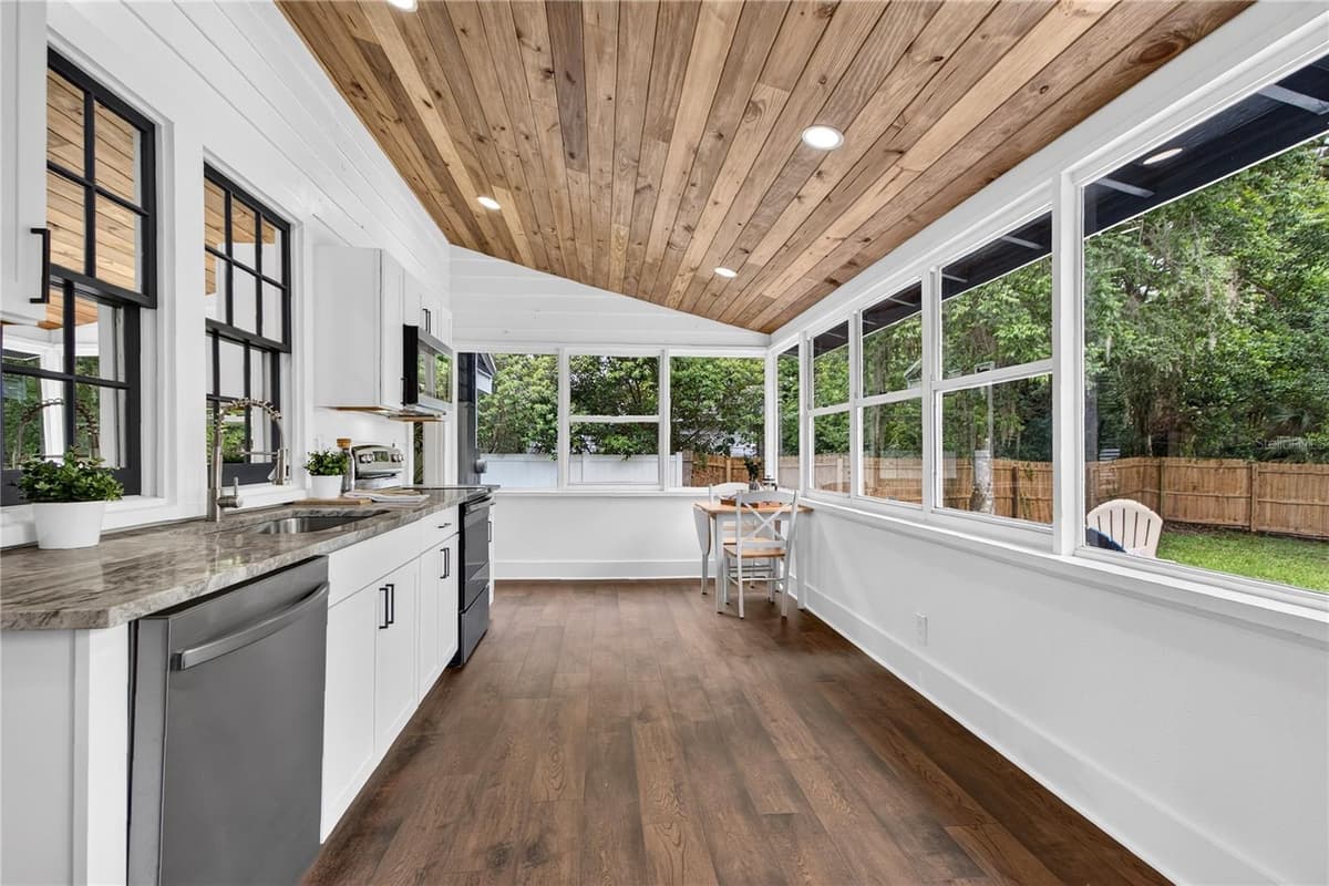 1811 SANFORD AVENUE — photo 11 of 46