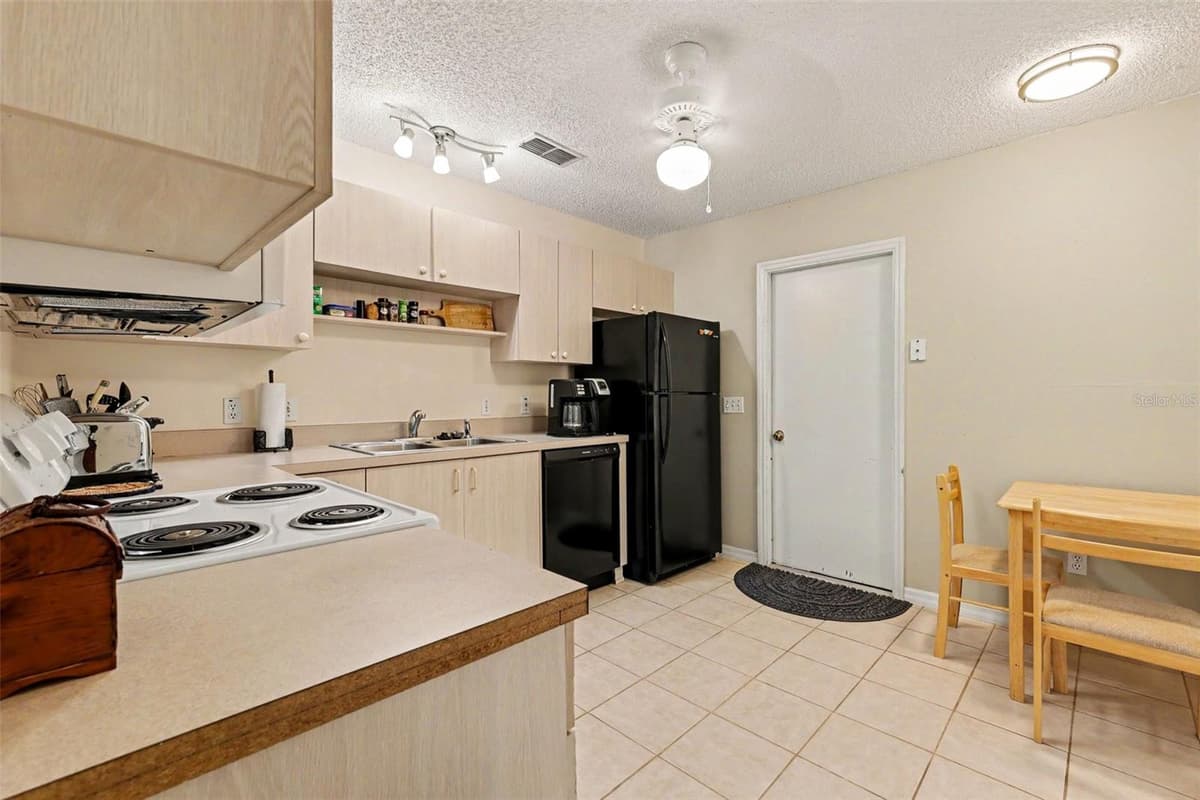 1501 LAS PACOS COURT — photo 14 of 36