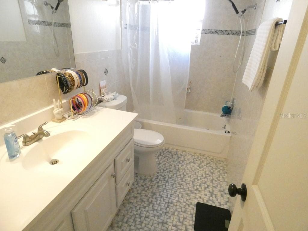 6705 ALBEMARLE PARKWAY — photo 23 of 47