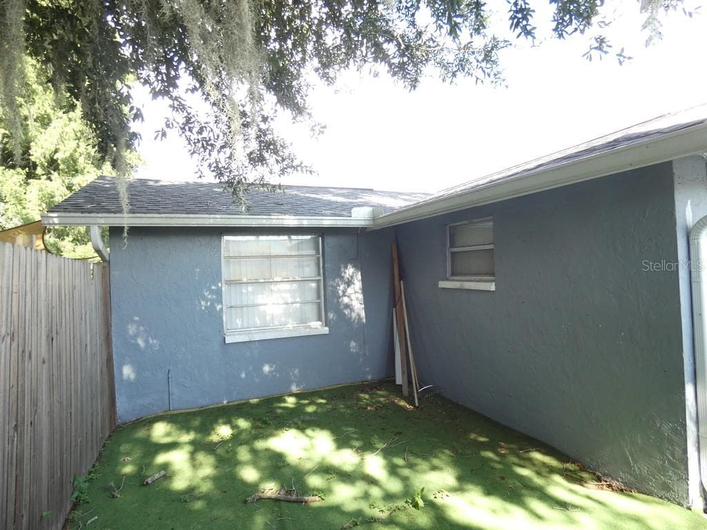 6705 ALBEMARLE PARKWAY — photo 10 of 47