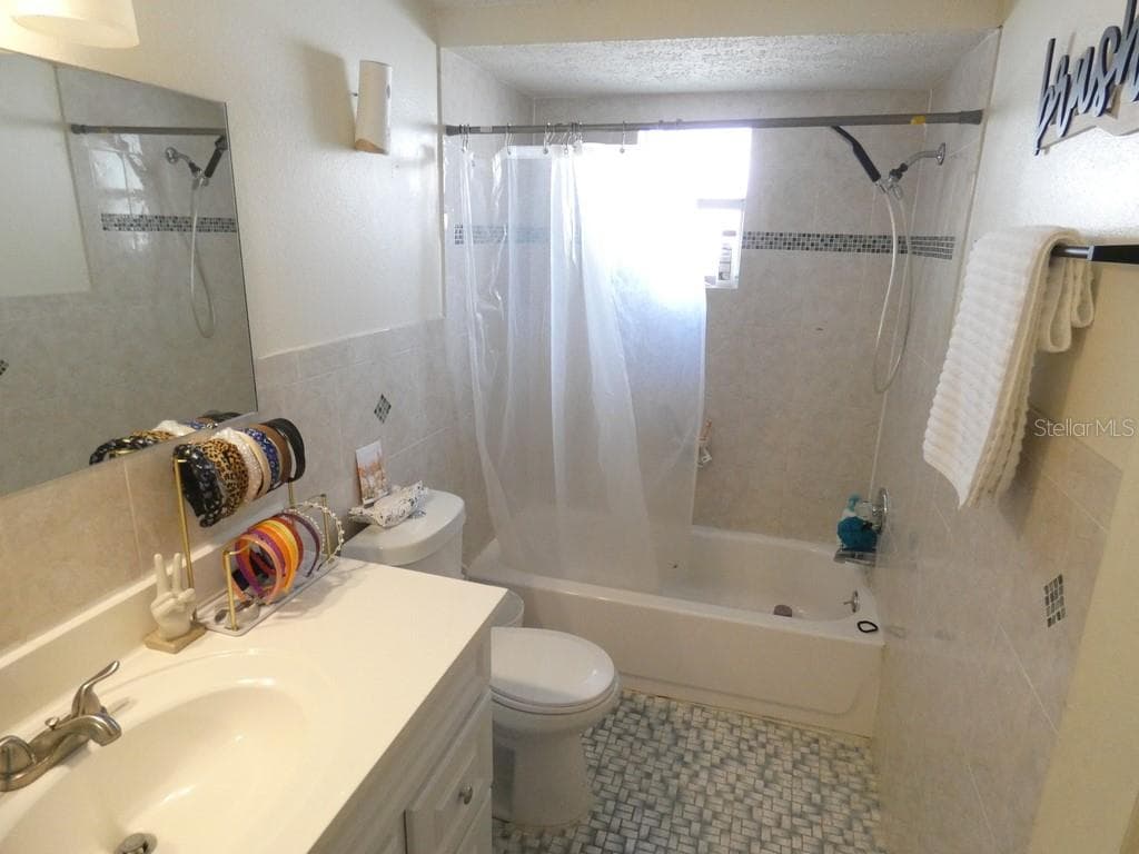 6705 ALBEMARLE PARKWAY — photo 22 of 47