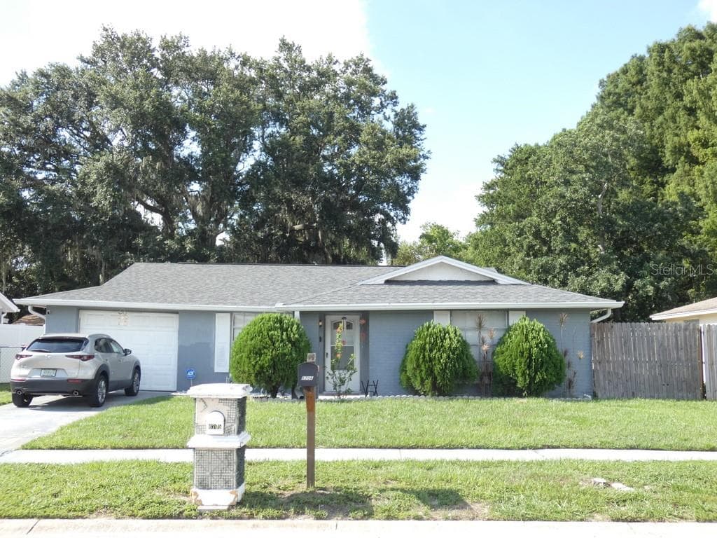 6705 ALBEMARLE PARKWAY — photo 2 of 47