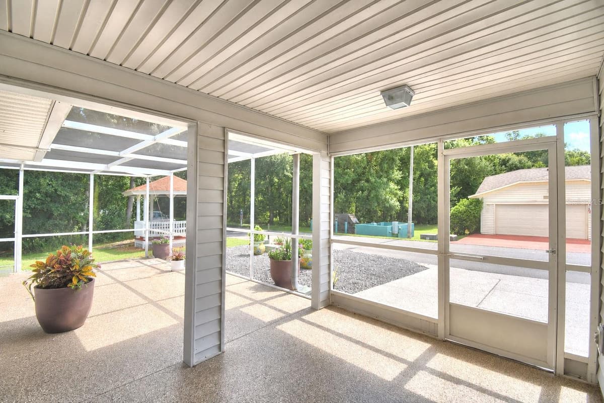 4789 SQUIRE HOLLOW DRIVE — photo 14 of 71