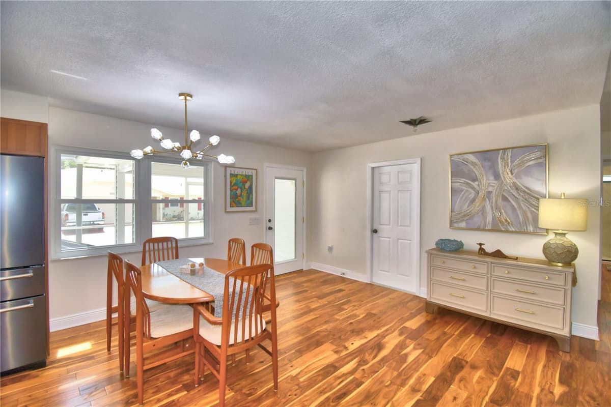 4789 SQUIRE HOLLOW DRIVE — photo 17 of 71