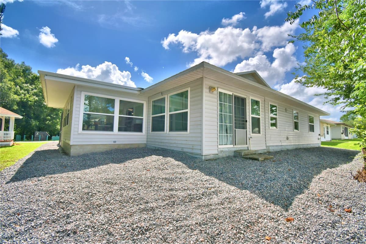 4789 SQUIRE HOLLOW DRIVE — photo 6 of 71