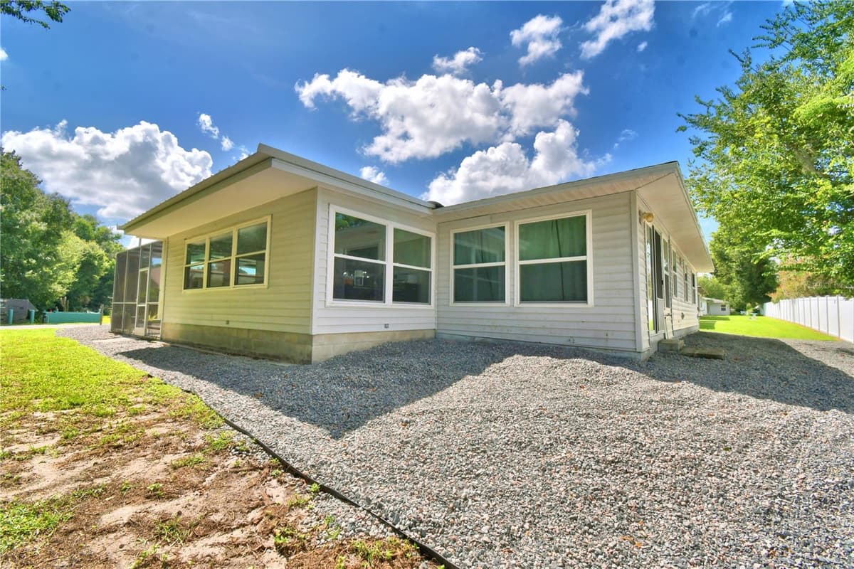 4789 SQUIRE HOLLOW DRIVE — photo 10 of 71