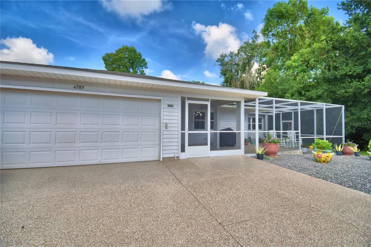 4789 SQUIRE HOLLOW DRIVE — photo 12 of 71