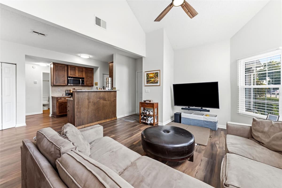 12237 ARMENIA GABLES CIR — photo 10 of 36