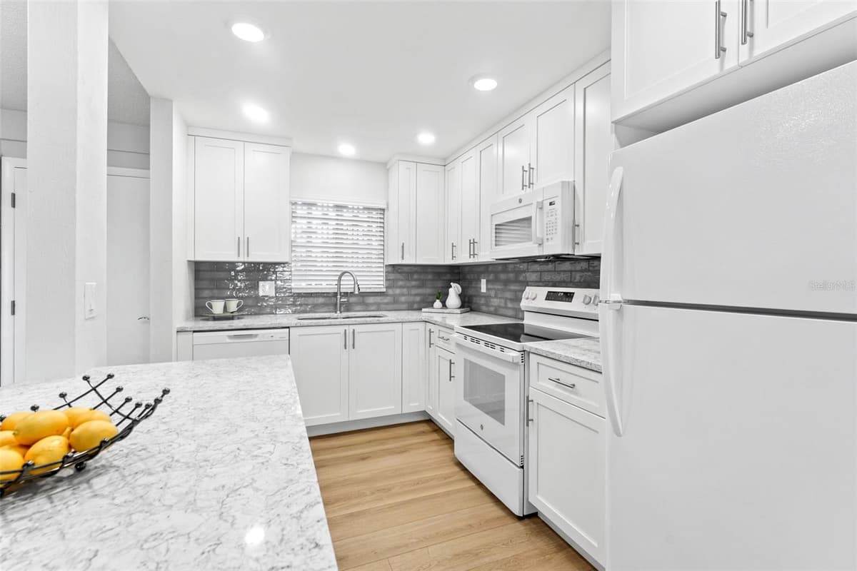 3606 PENINSULA DRIVE — photo 8 of 42