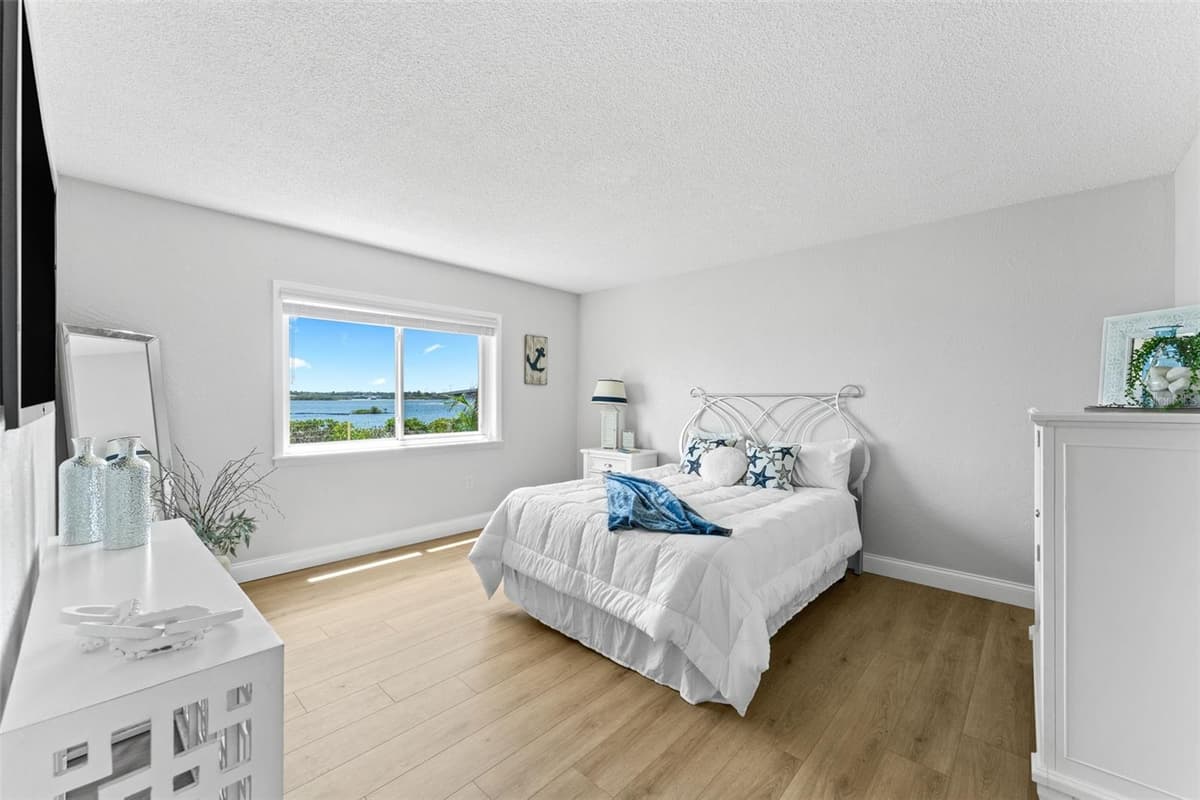 3606 PENINSULA DRIVE — photo 15 of 42
