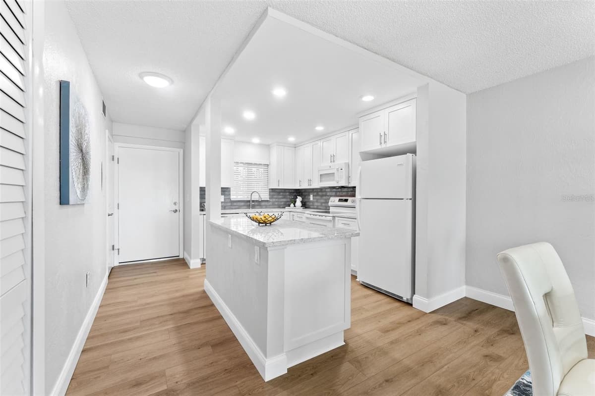 3606 PENINSULA DRIVE — photo 6 of 42