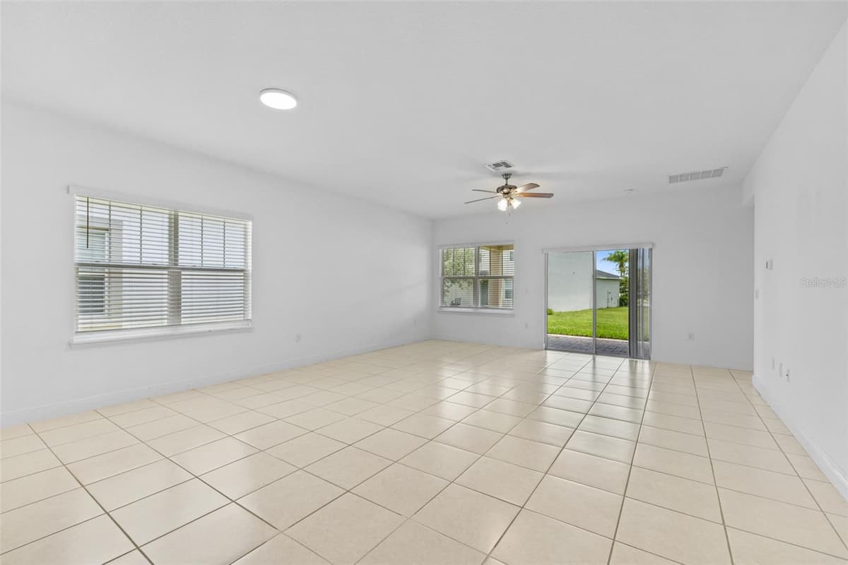 5303 CALADESI — photo 13 of 48