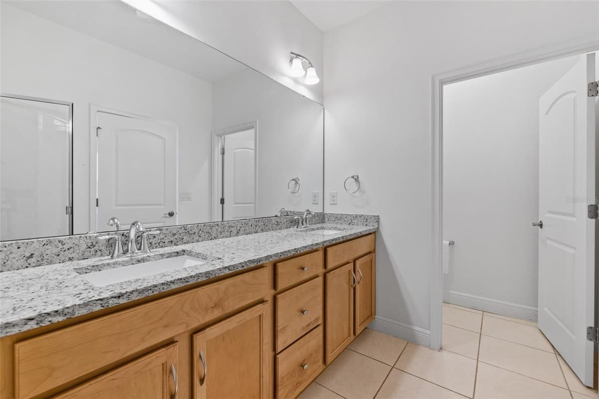 5303 CALADESI — photo 30 of 48