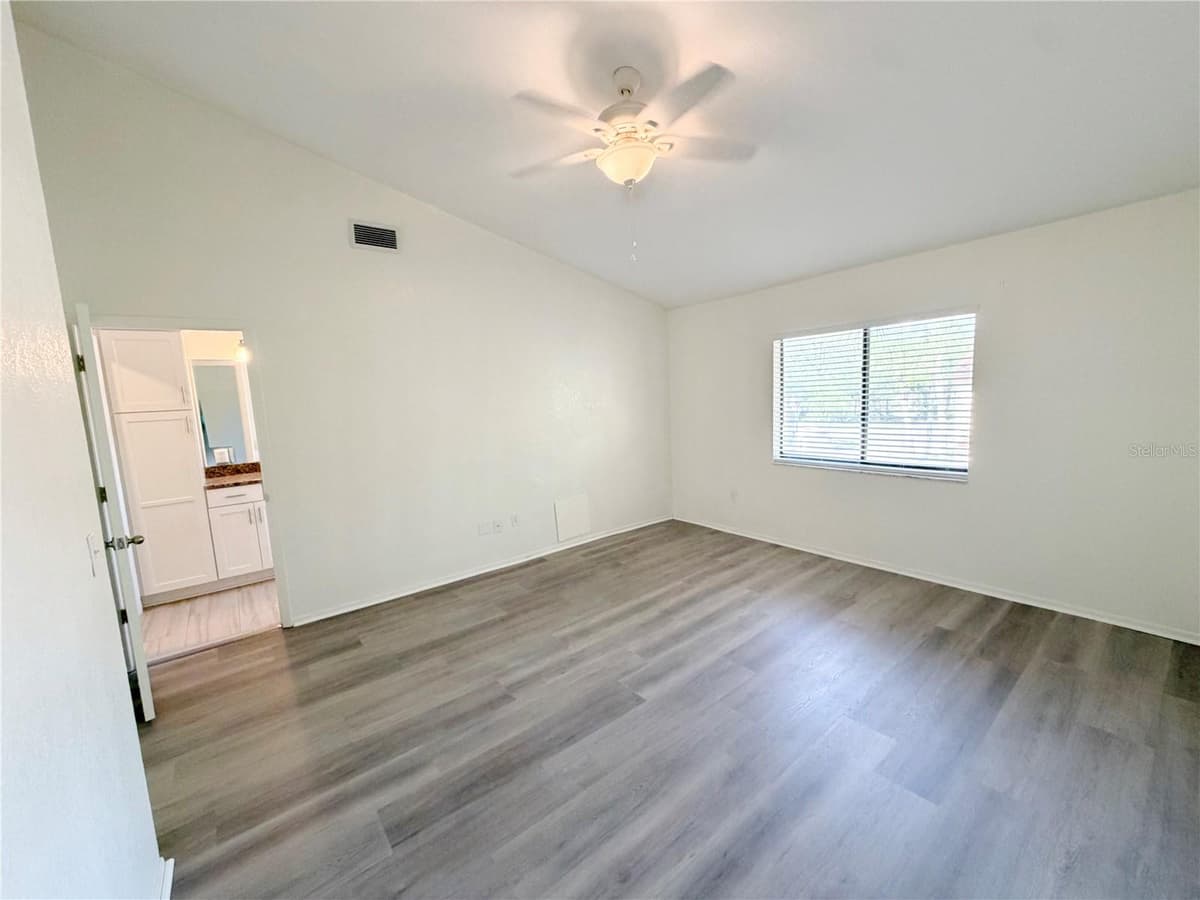 3460 COUNTRYSIDE BOULEVARD — photo 8 of 22