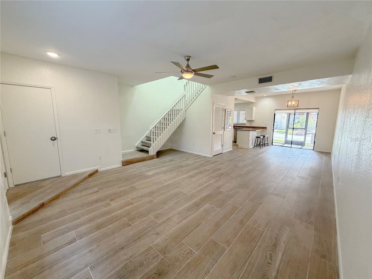 3460 COUNTRYSIDE BOULEVARD — photo 4 of 22