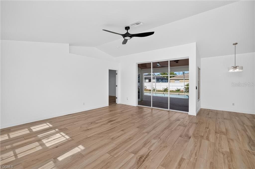 2522 18TH AVENUE — photo 7 of 50