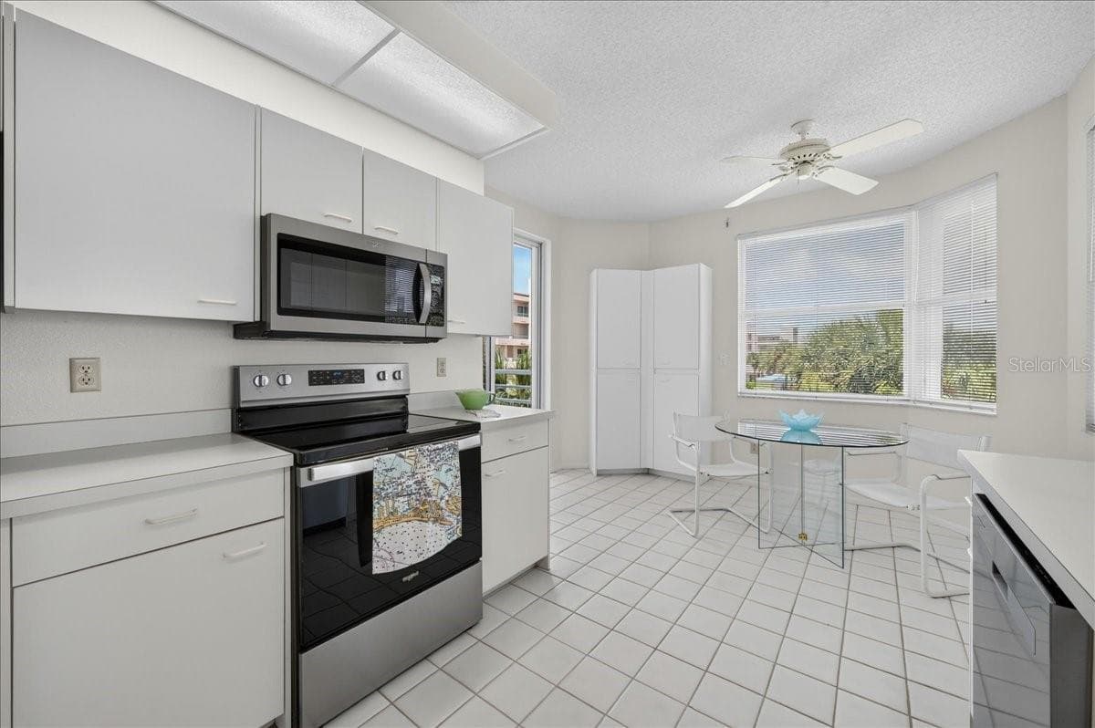8001 SAILBOAT KEY BOULEVARD — photo 11 of 97