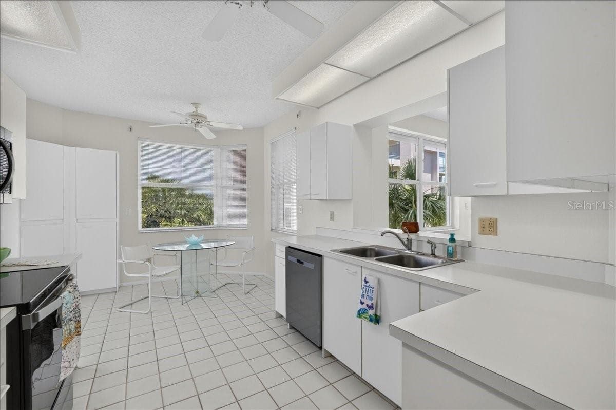 8001 SAILBOAT KEY BOULEVARD — photo 9 of 97