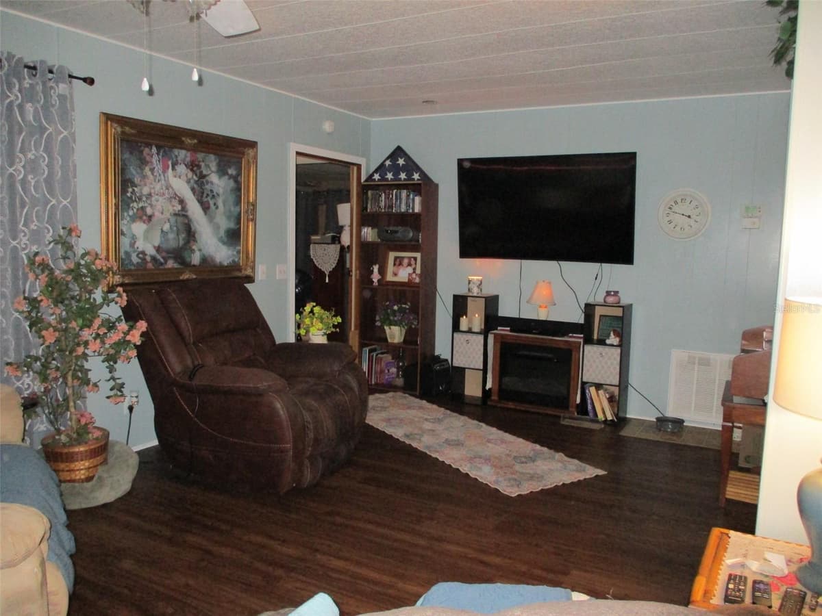 38536 CONE DRIVE — photo 8 of 29