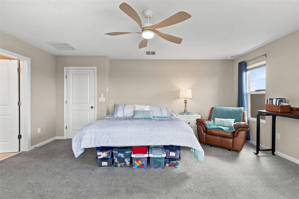 832 GRIFFON AVENUE — photo 31 of 58
