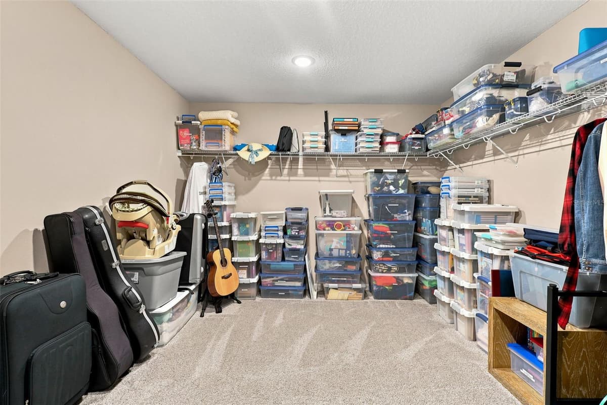 832 GRIFFON AVENUE — photo 42 of 58
