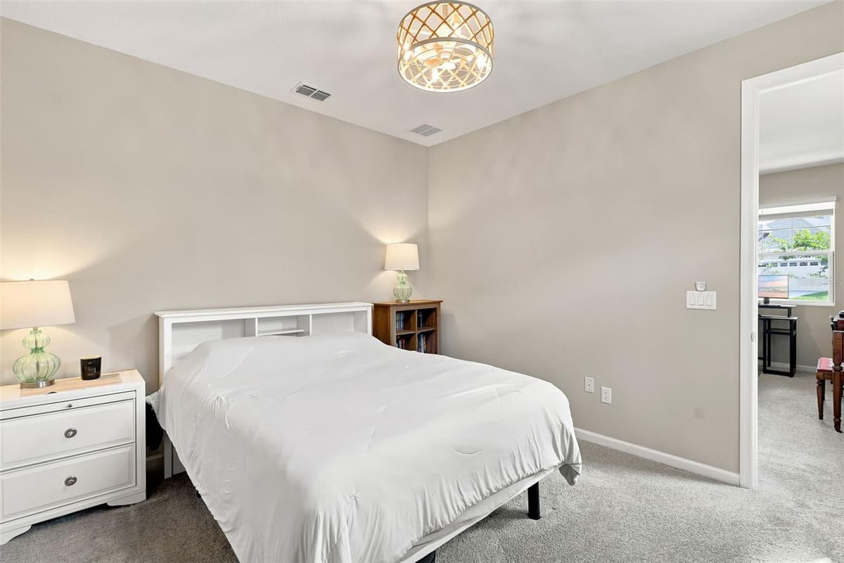 832 GRIFFON AVENUE — photo 34 of 58