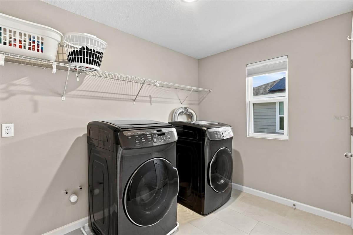 832 GRIFFON AVENUE — photo 41 of 58