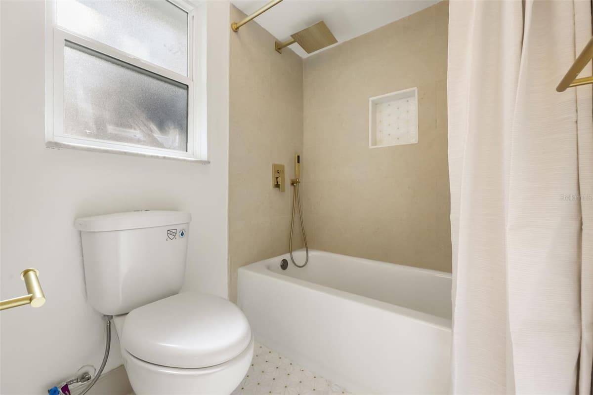 1301 DRUID ISLE ROAD — photo 31 of 44