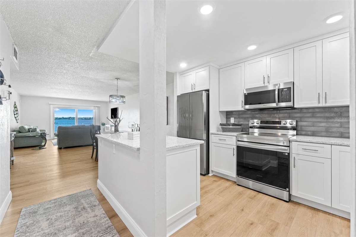 3606 PENINSULA DRIVE — photo 2 of 49