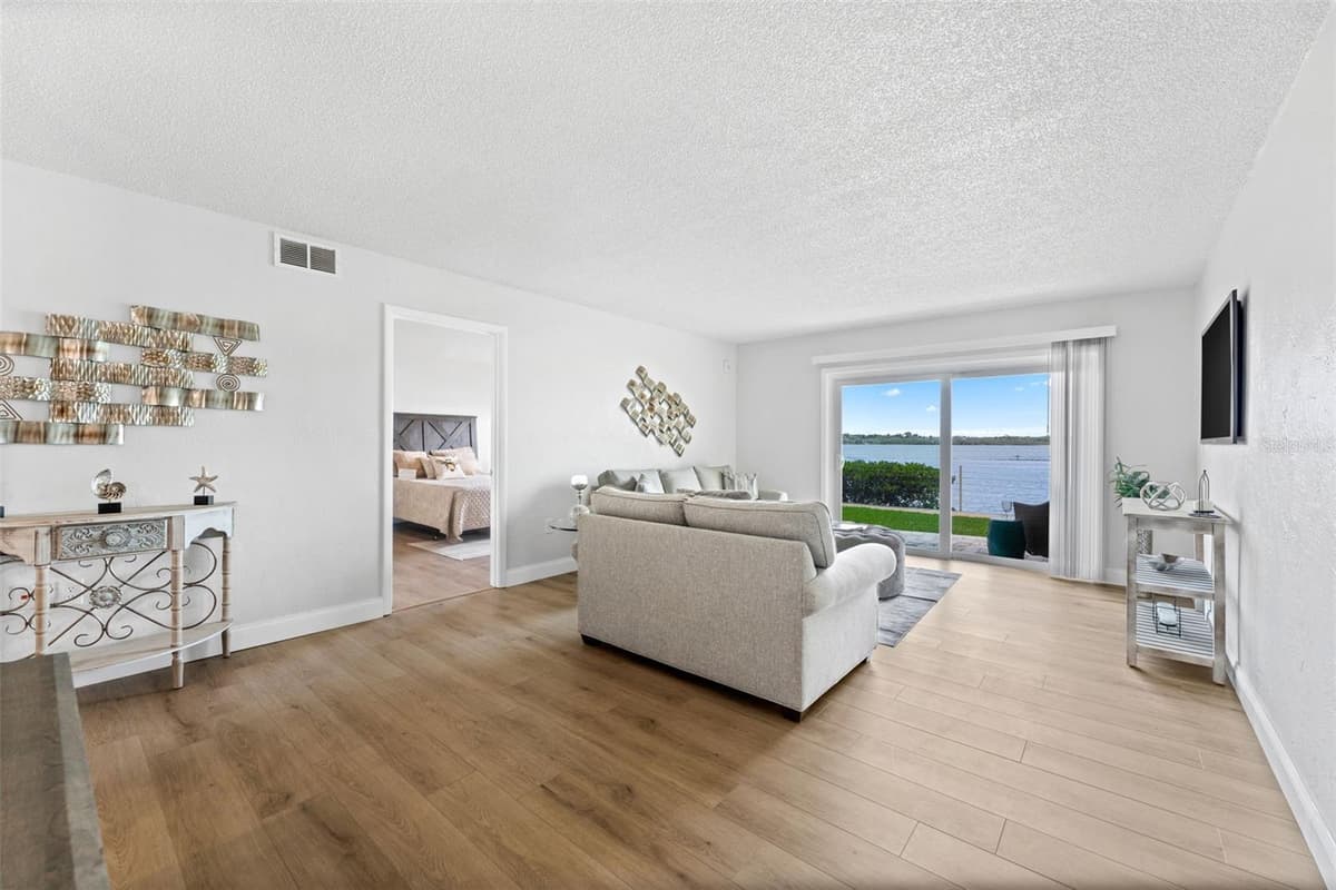 3606 PENINSULA DRIVE — photo 15 of 49
