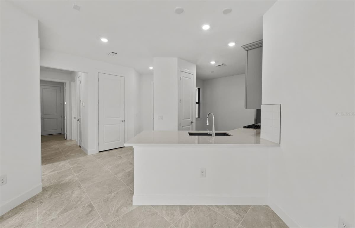 18604 HARBOR SANDS PLACE — photo 7 of 20