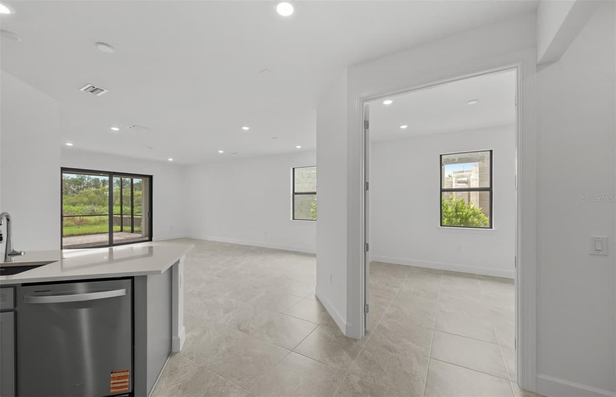 18604 HARBOR SANDS PLACE — photo 8 of 20