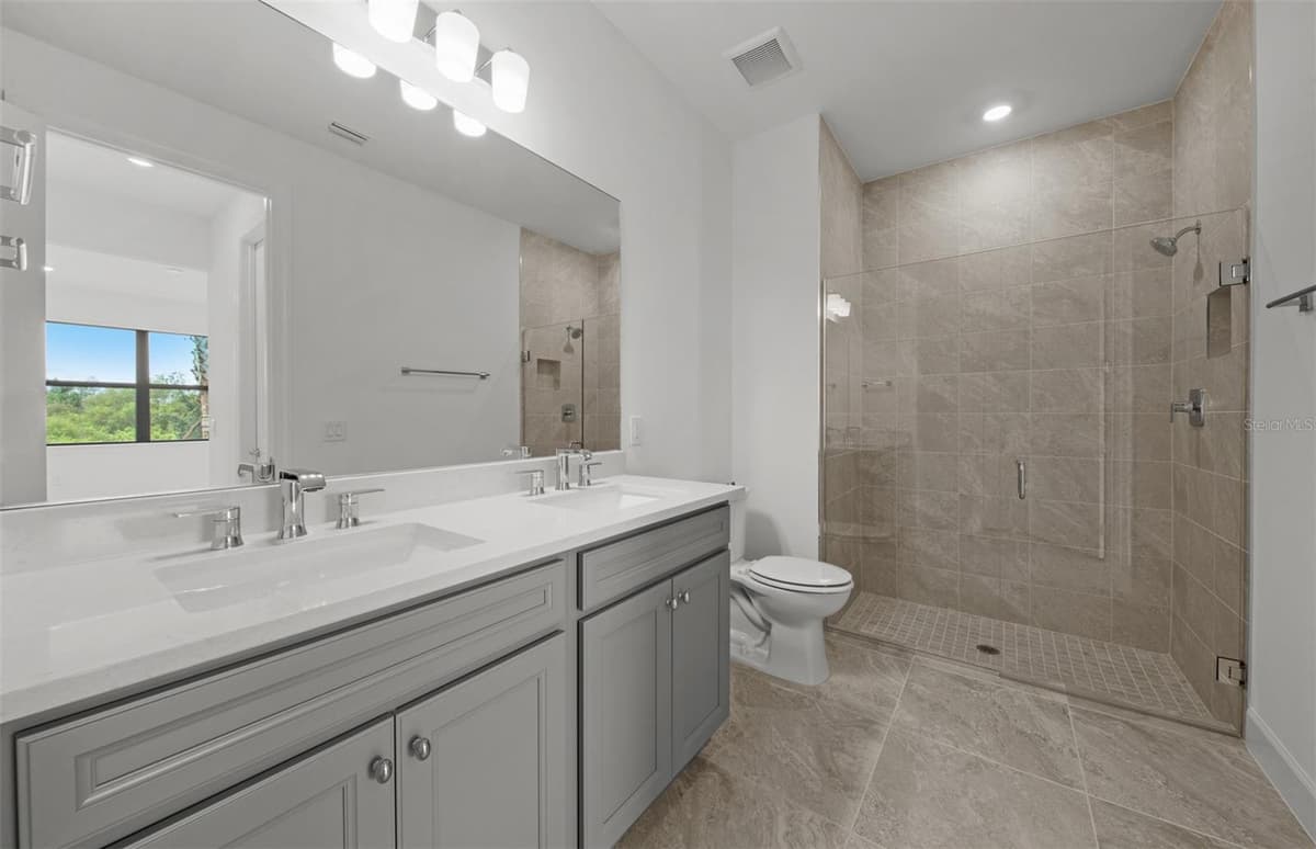 18604 HARBOR SANDS PLACE — photo 13 of 20