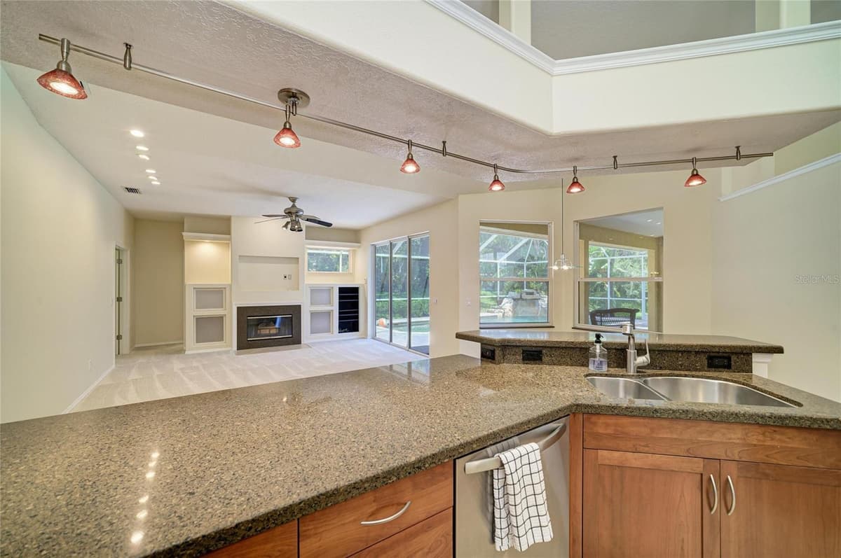 6401 KYLIE CREEK WAY — photo 23 of 71