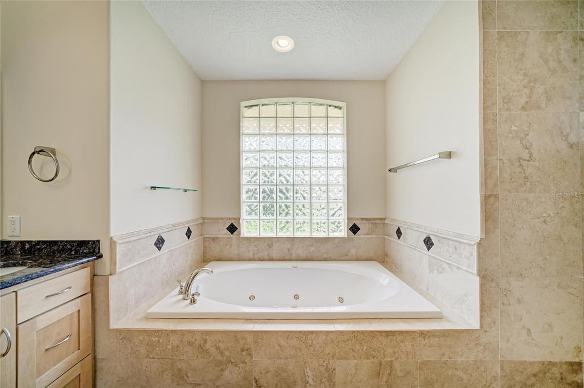 6401 KYLIE CREEK WAY — photo 38 of 71