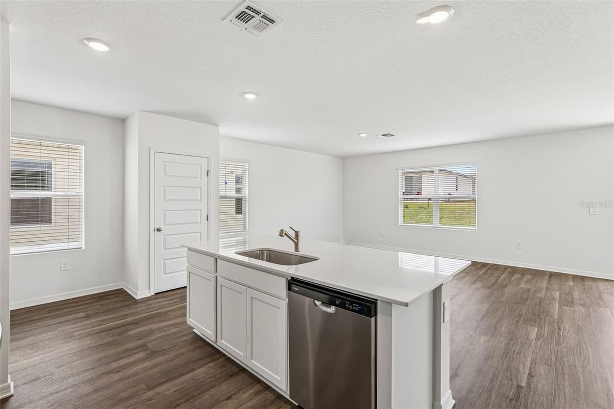 4003 VALERIAN WAY — photo 11 of 35