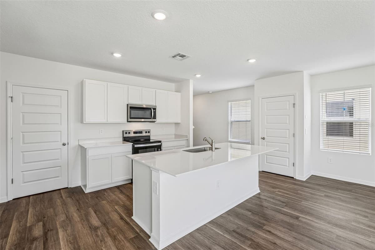4003 VALERIAN WAY — photo 9 of 35