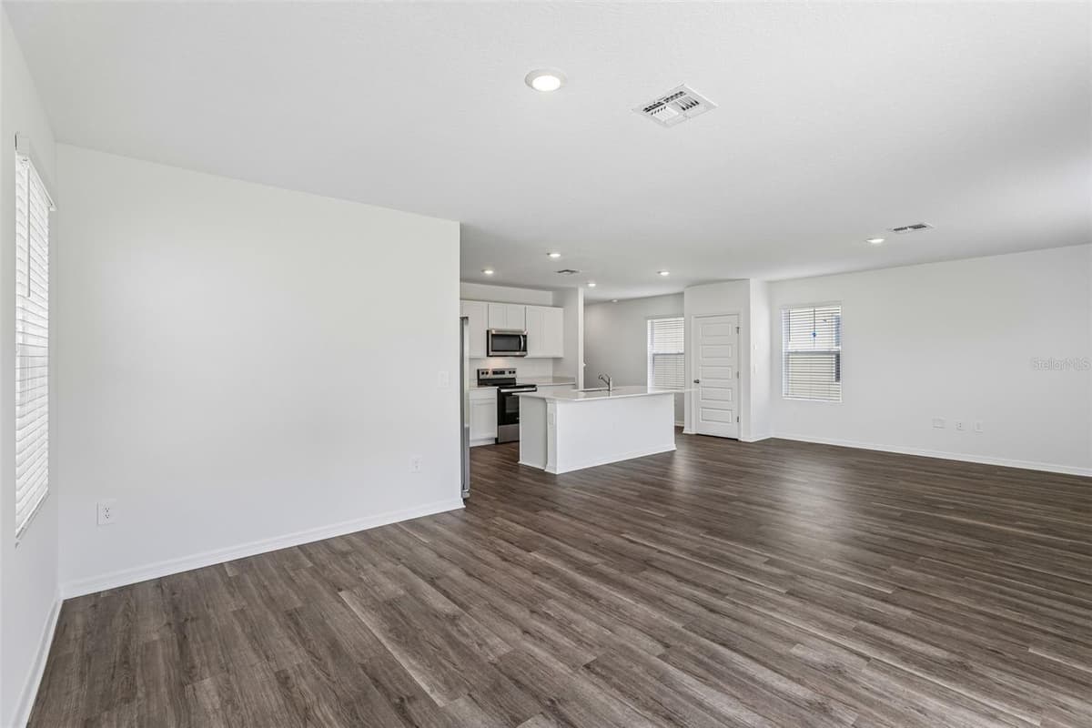 4003 VALERIAN WAY — photo 5 of 35