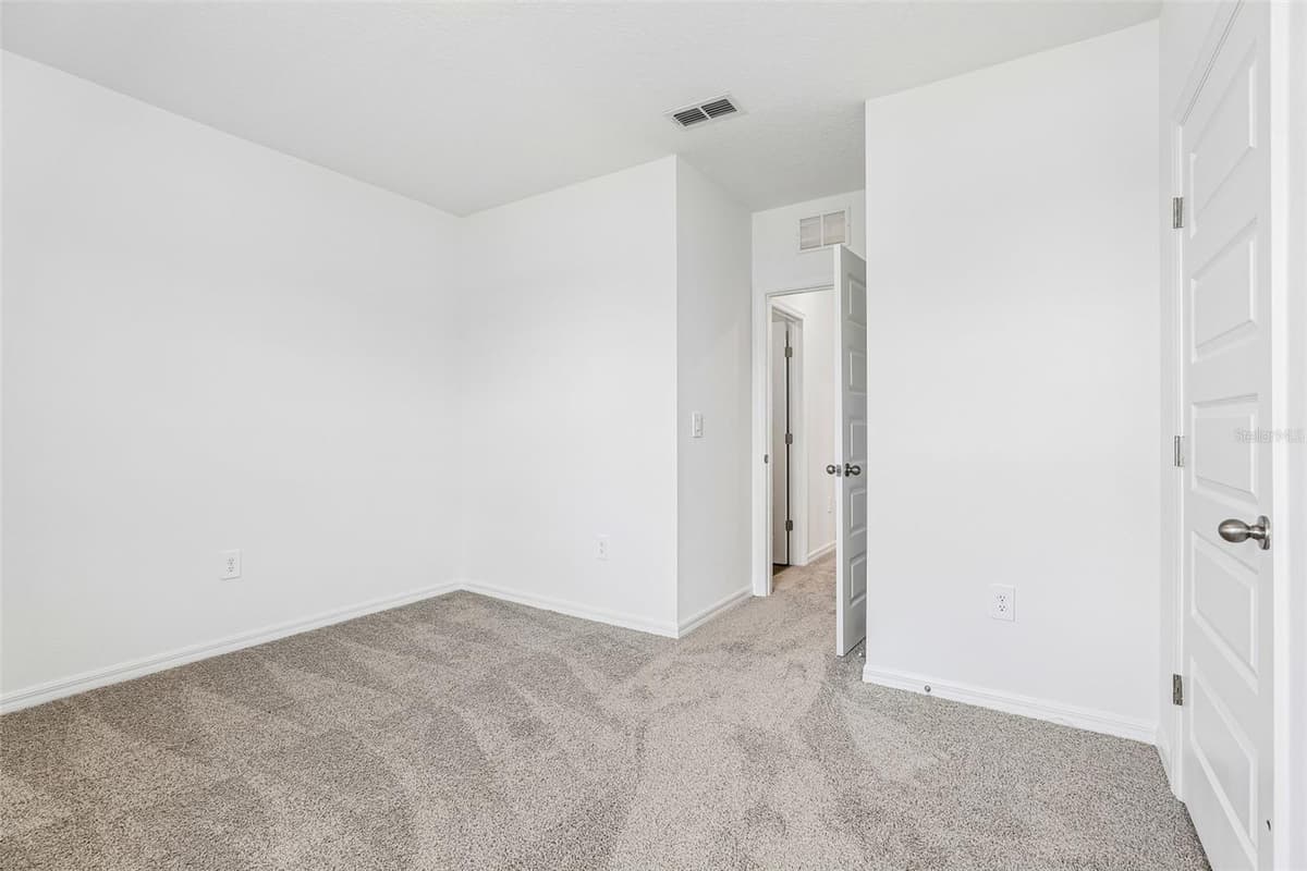 4003 VALERIAN WAY — photo 15 of 35