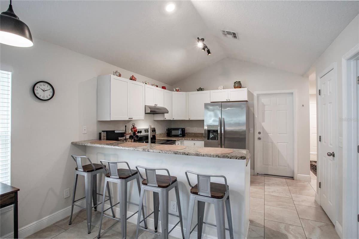 1202 DEWEY STREET — photo 8 of 30
