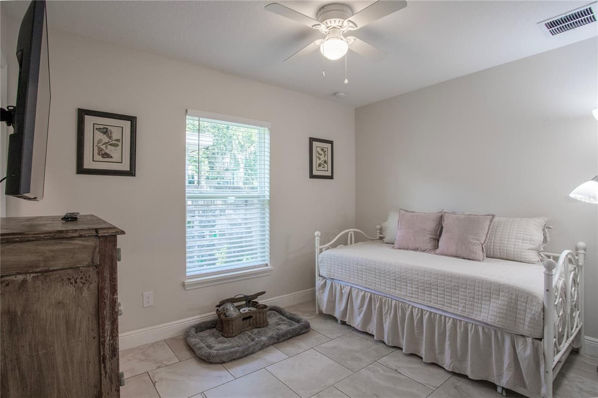 1202 DEWEY STREET — photo 11 of 30