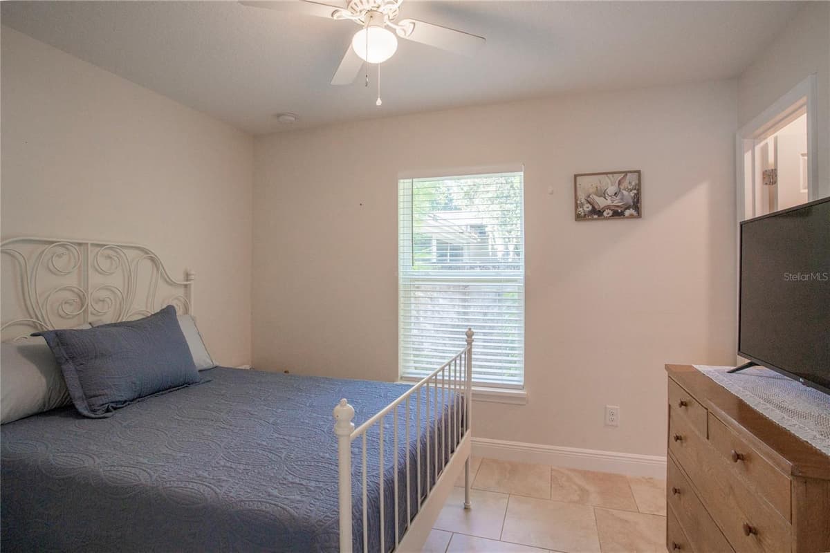 1202 DEWEY STREET — photo 13 of 30