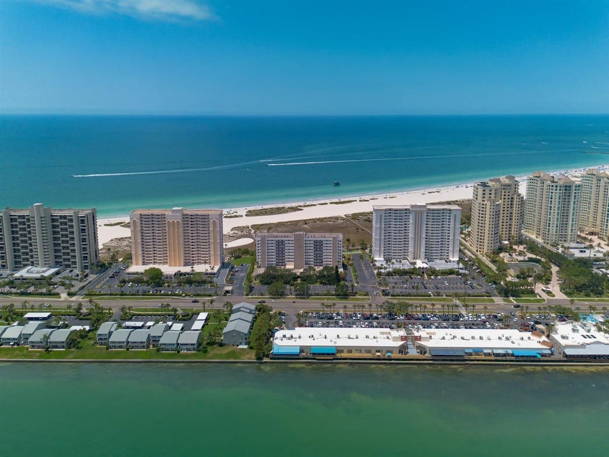 1250 GULF BOULEVARD — photo 2 of 32