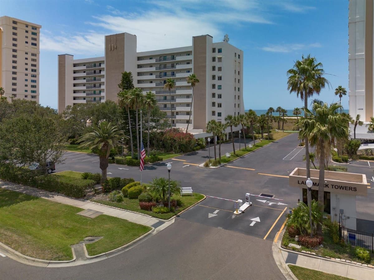 1250 GULF BOULEVARD — photo 31 of 32